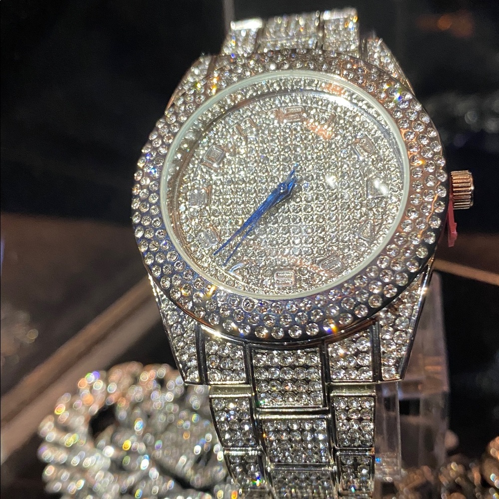 Silver Diamond-Encrusted Watch with blue hands 20” chain - Picture 3 of 3